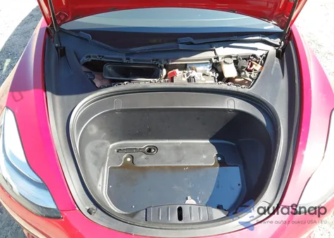 2018 Tesla Model 3 Long Range/Mid Range z USA, uszkodzony, nr VIN 5YJ3E1EA5JF052524